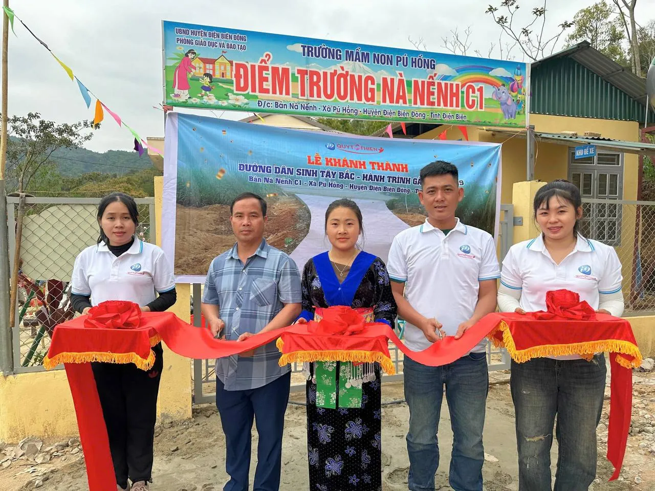 Minh họa sáng tạo kết hợp các biểu tượng mạng xã hội